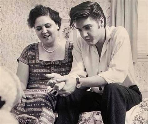 pictures of elvis when his mom died|The Elvis Presley photo that broke the worlds heart